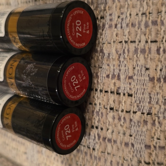 REVLON BRAND WOMEN'S SUPER LUSTROUS LIPSTICK BUNDLE OF 3 - Picture 2 of 7